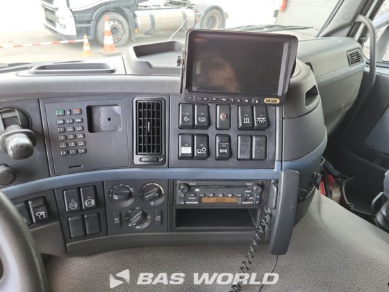 沃尔沃 FM 480 8X2 平板卡车