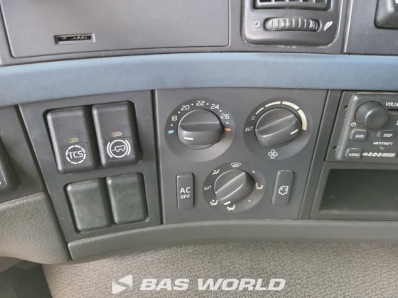 沃尔沃 FM 480 8X2 平板卡车