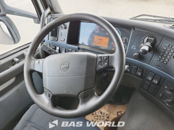 沃尔沃 FM 480 8X2 平板卡车