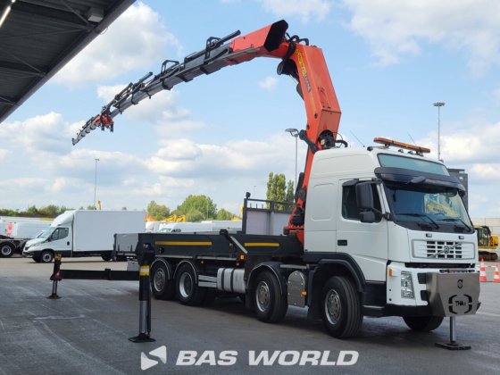 沃尔沃 FM 480 8X2 平板卡车