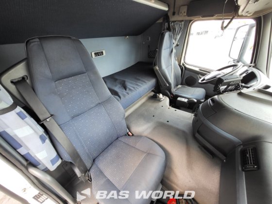 沃尔沃 FM 480 8X2 平板卡车
