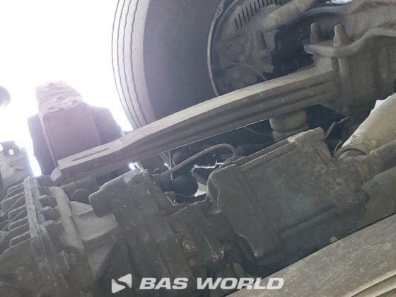 沃尔沃 FM 480 8X2 平板卡车