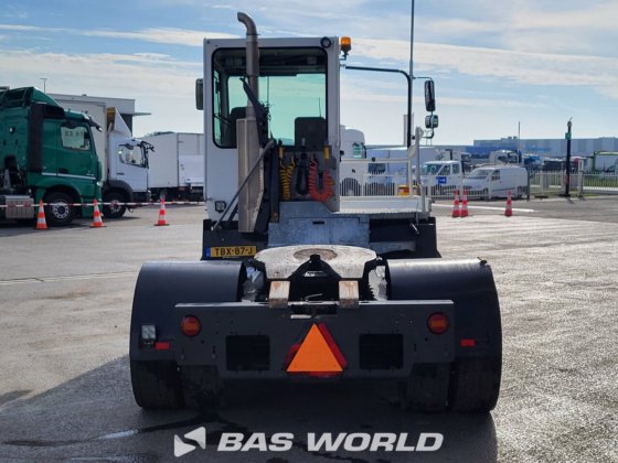 テルベルグYT222ターミナルトラクター