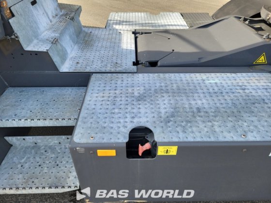 テルベルグYT222ターミナルトラクター