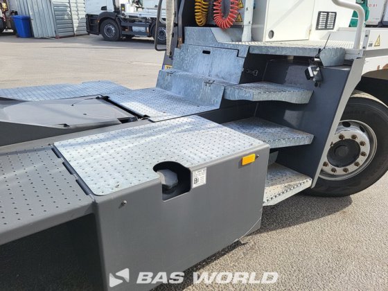 テルベルグYT222ターミナルトラクター