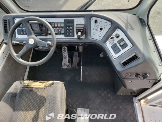 テルベルグYT222ターミナルトラクター