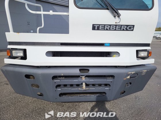 テルベルグYT222ターミナルトラクター