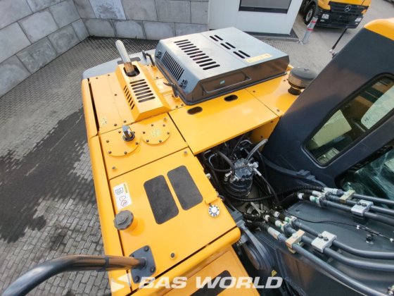 现代 R215 L 履带式挖掘机
