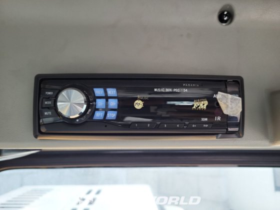 现代 R215 L 履带式挖掘机