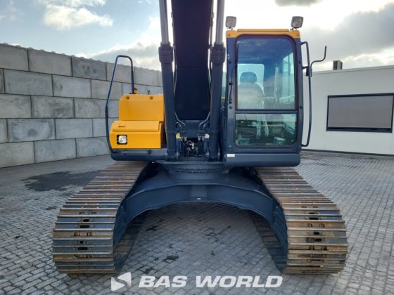现代 R215 L 履带式挖掘机