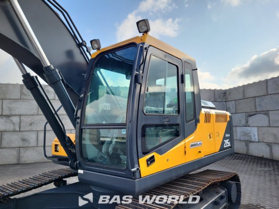 现代 R215 L 履带式挖掘机