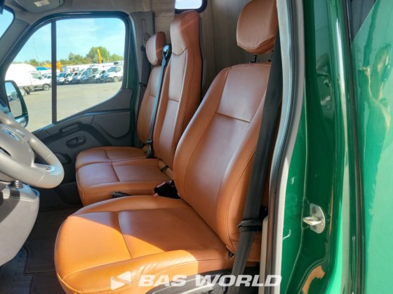 雷诺 Master 180PK 马匹运输车