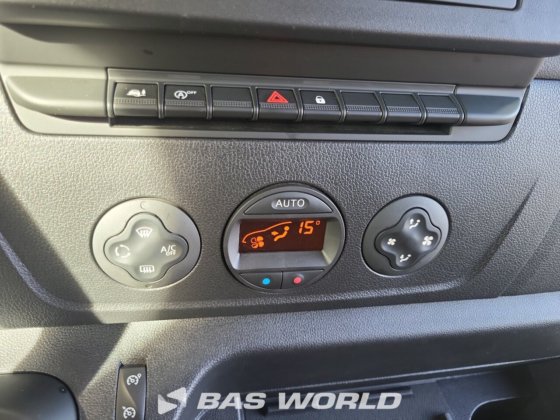 雷诺 Master 180PK 马匹运输车