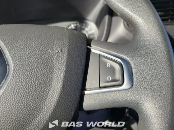 雷诺 Master 180PK 马匹运输车