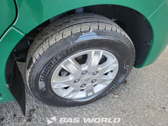 雷诺 Master 180PK 马匹运输车