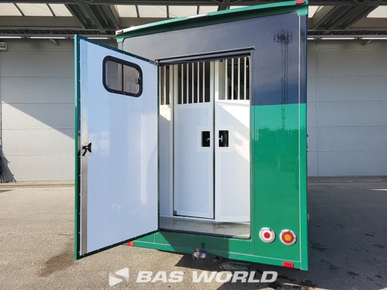 雷诺 Master 180PK 马匹运输车