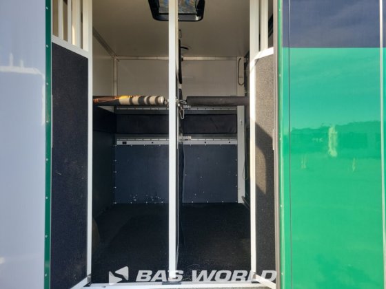 雷诺 Master 180PK 马匹运输车