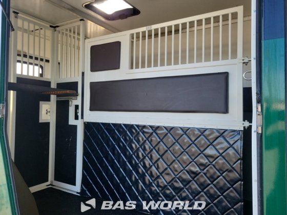 雷诺 Master 180PK 马匹运输车