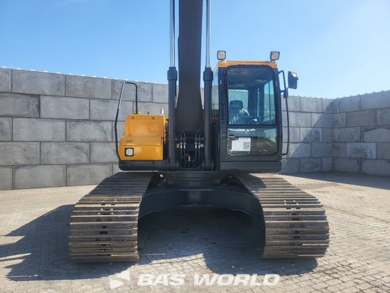 现代 R245 LR 履带式挖掘机