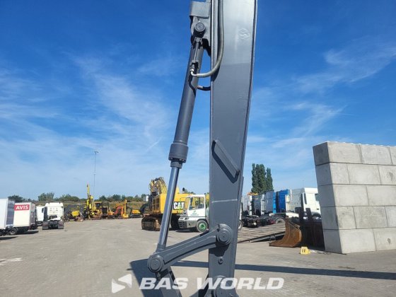 现代 R245 LR 履带式挖掘机