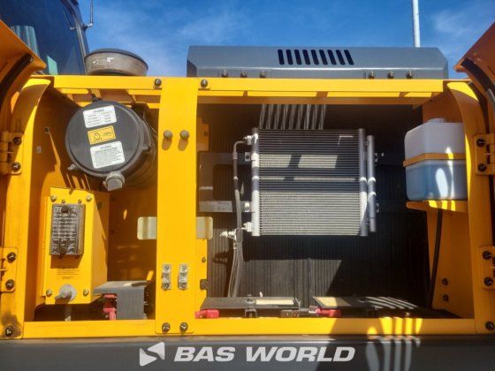 现代 R245 LR 履带式挖掘机