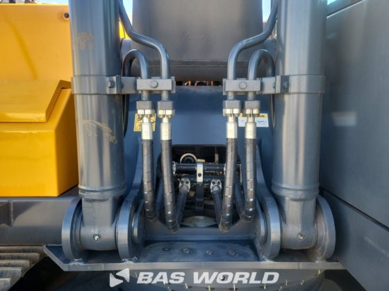 现代 R245 LR 履带式挖掘机