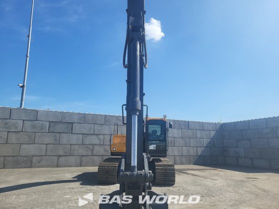 现代 R245 LR 履带式挖掘机