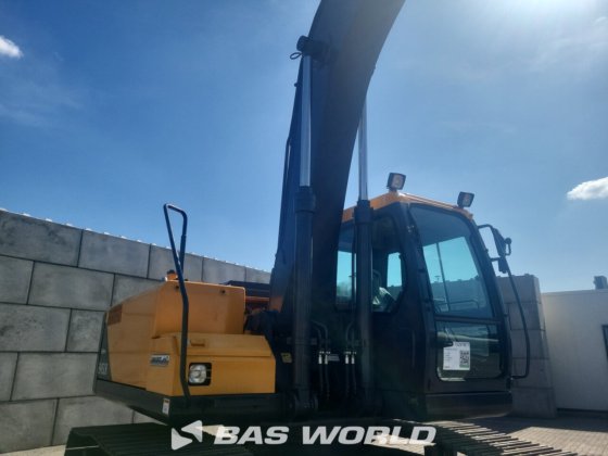 现代 R245 LR 履带式挖掘机