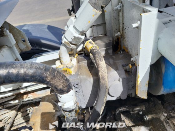 メルセデスアクトロス3236 8X4 ステッターコンクリートミキサートラック