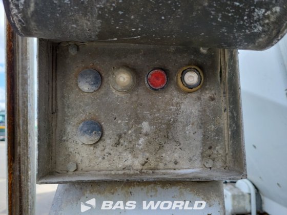 メルセデスアクトロス3236 8X4 ステッターコンクリートミキサートラック