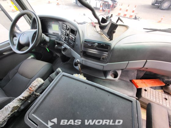 メルセデスアクトロス3236 8X4 ステッターコンクリートミキサートラック