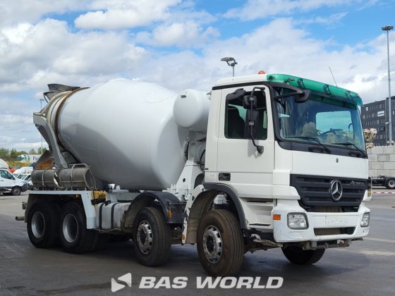 メルセデスアクトロス3236 8X4 ステッターコンクリートミキサートラック