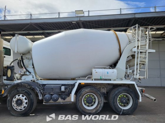 メルセデスアクトロス3236 8X4 ステッターコンクリートミキサートラック