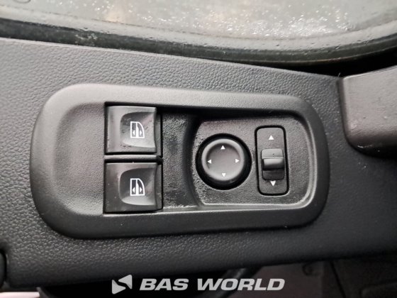 雷诺大师 145马力 帐篷式车厢