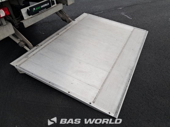 イヴェコ・デイリー 60C18 カーテンサイド