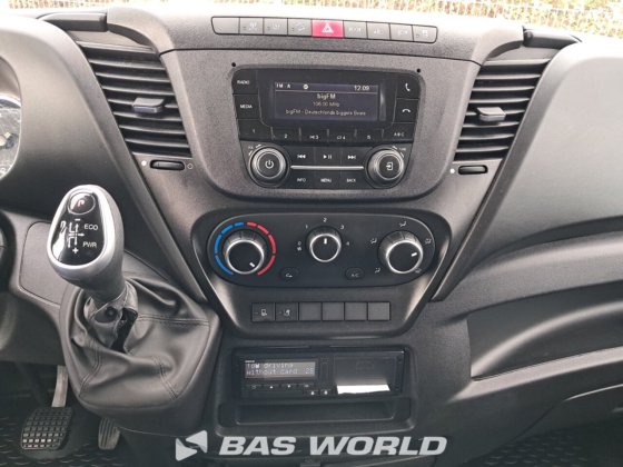 イヴェコ・デイリー 60C18 カーテンサイド