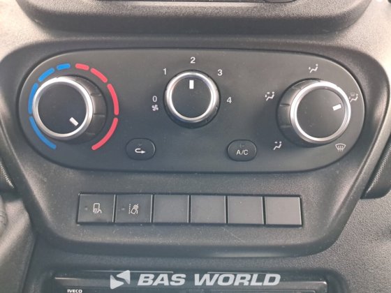 イヴェコ・デイリー 60C18 カーテンサイド