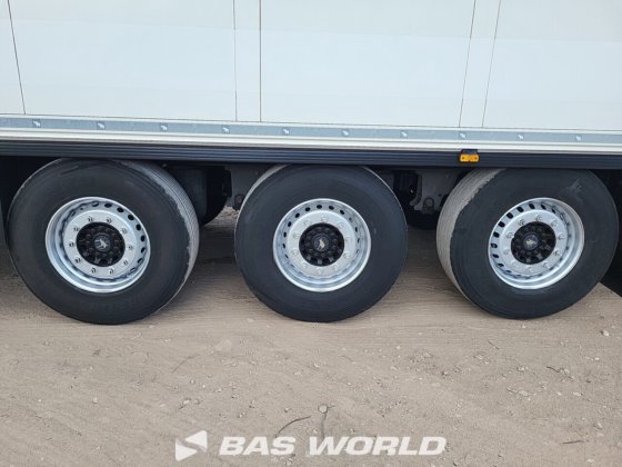 Schmitz Vector 1550 冷藏半挂车