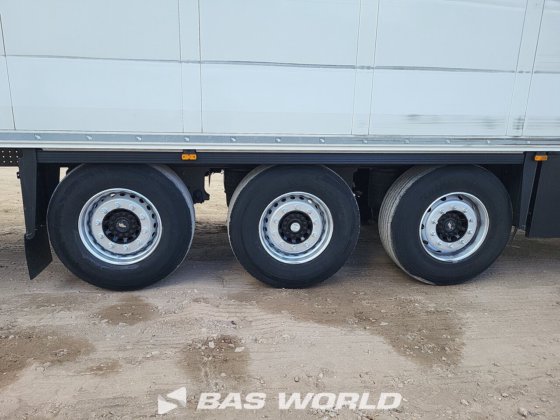 Schmitz Vector 1550 冷藏半挂车