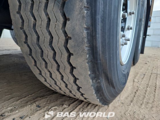 Schmitz Vector 1550 冷藏半挂车