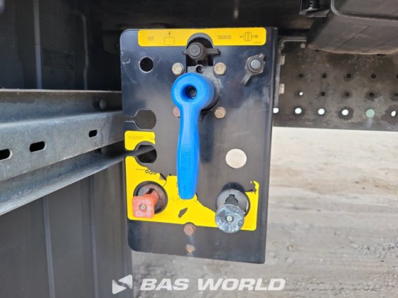 Schmitz Vector 1550 冷藏半挂车