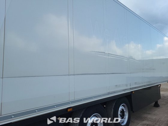 Schmitz Vector 1550 冷藏半挂车