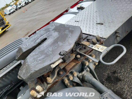 斯堪尼亚 R490 4X2 牵引车组