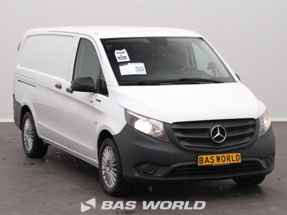 メルセデス冷蔵車