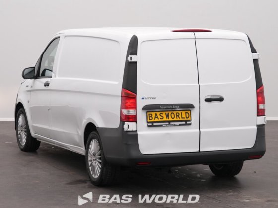 メルセデス冷蔵車