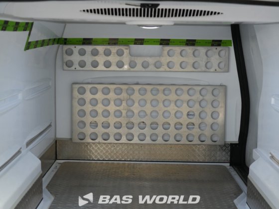 メルセデス冷蔵車