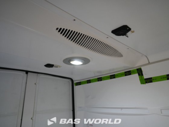 メルセデス冷蔵車