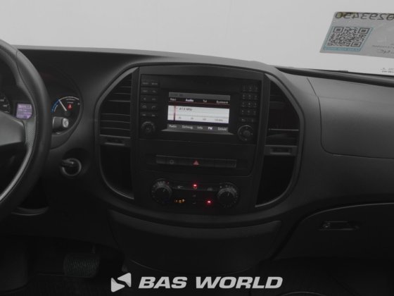 メルセデス冷蔵車