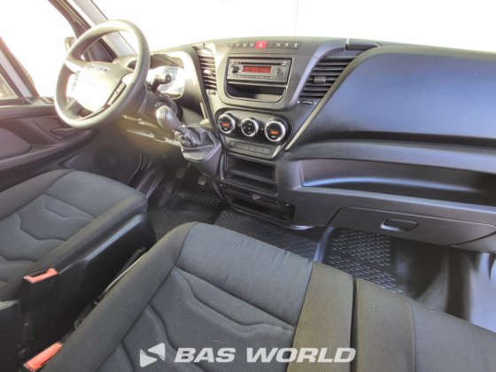 イヴェコ・デイリー 35C16 ボックスボディ