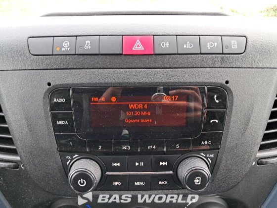 イヴェコ・デイリー 35C16 ボックスボディ